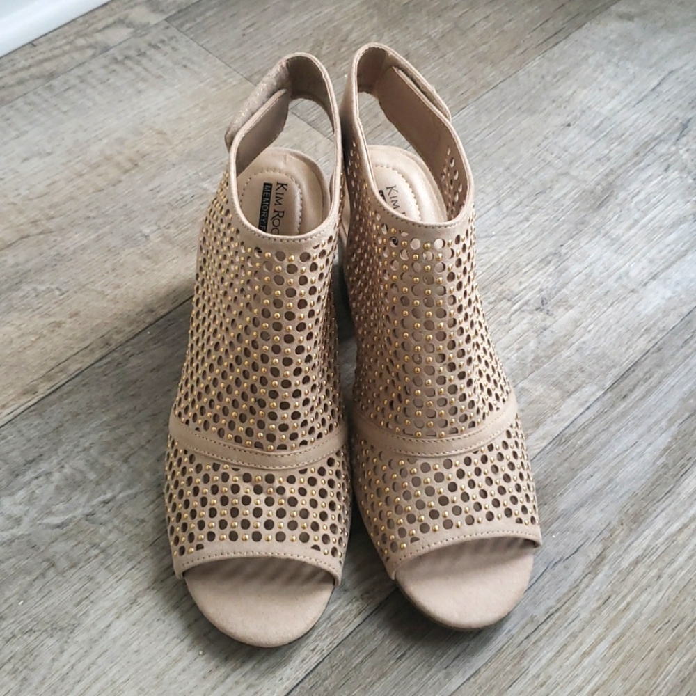 Kim Rogers Susie Sandals in Beige - Picture 4 of 11